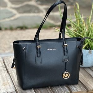 MICHAEL KORS Voyager Leather Tote Bag